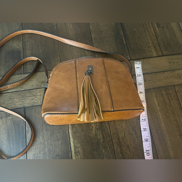 Sam & Hadley Crossbody like new - Picture 2 of 10